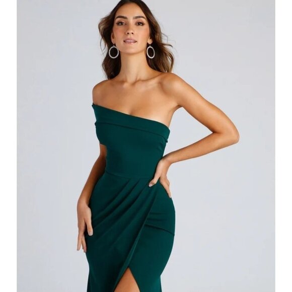 Windsor Susana Asymmetric‎ Off-Shoulder Mermaid Dress in Hunter - Size XL - Picture 10 of 11